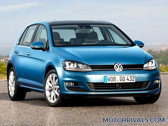 2016 Volkswagen Golf 4 Door Front Side View