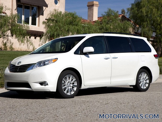 2016 Toyota Sienna Side Front View