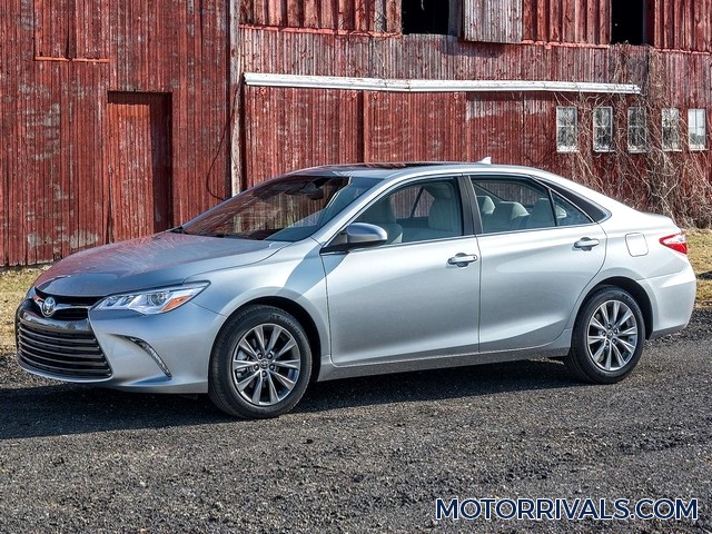 2016 Toyota Camry Side Front View
