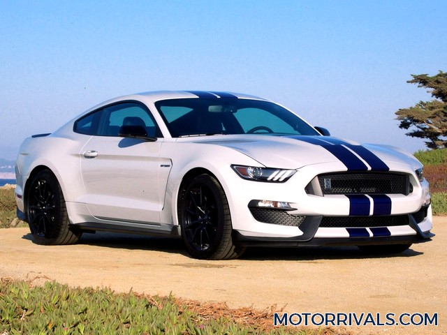2016 Ford Mustang Shelby GT350 Front Side View