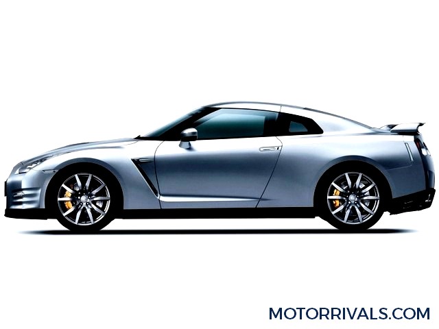 2011-2016 Nissan GT-R Side View