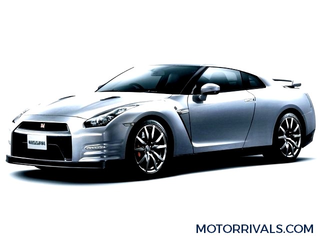 2011-2016 Nissan GT-R Side Front View