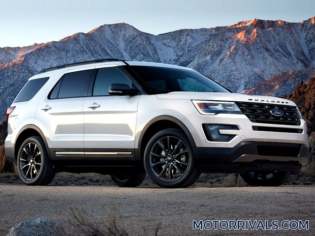 2016 Ford Explorer Side Front View