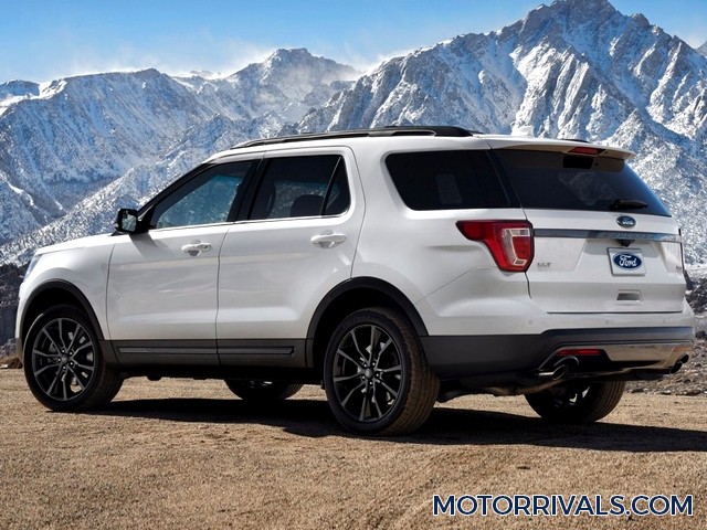2016 Ford Explorer Side Rear View