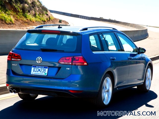 2016 Volkswagen Golf SportWagen Rear Side View